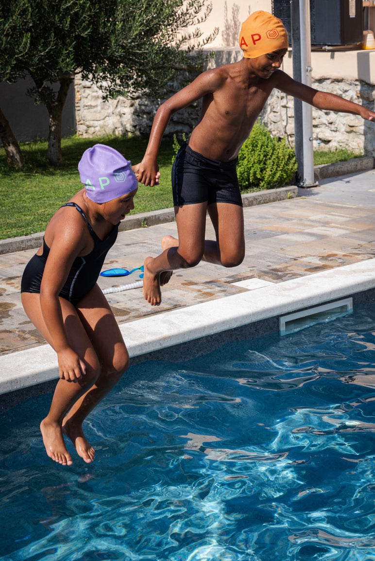 Kids Contrast Logo Swim Cap