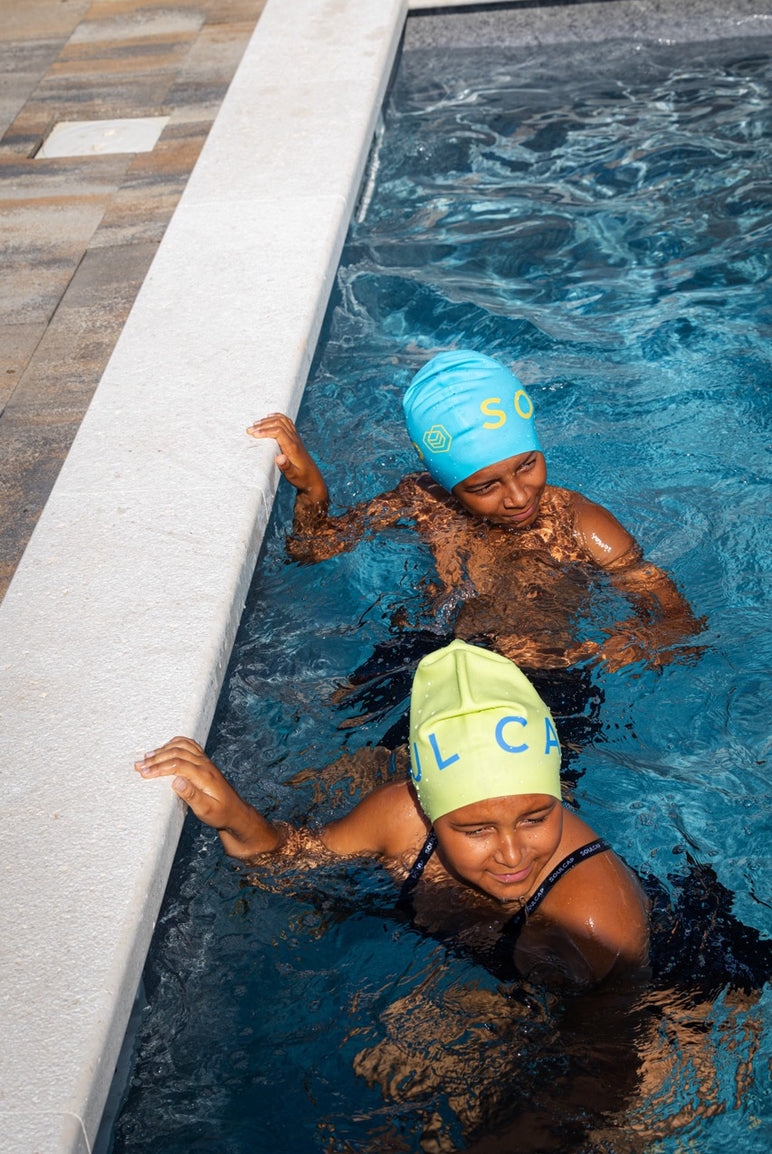 Kids Contrast Logo Swim Cap